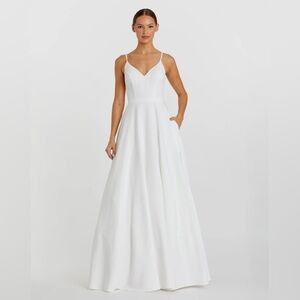 MAC DUGGAL (BRIDAL / WEDDING) Classic A-Line V-Neck Ballgown (White) Size 14